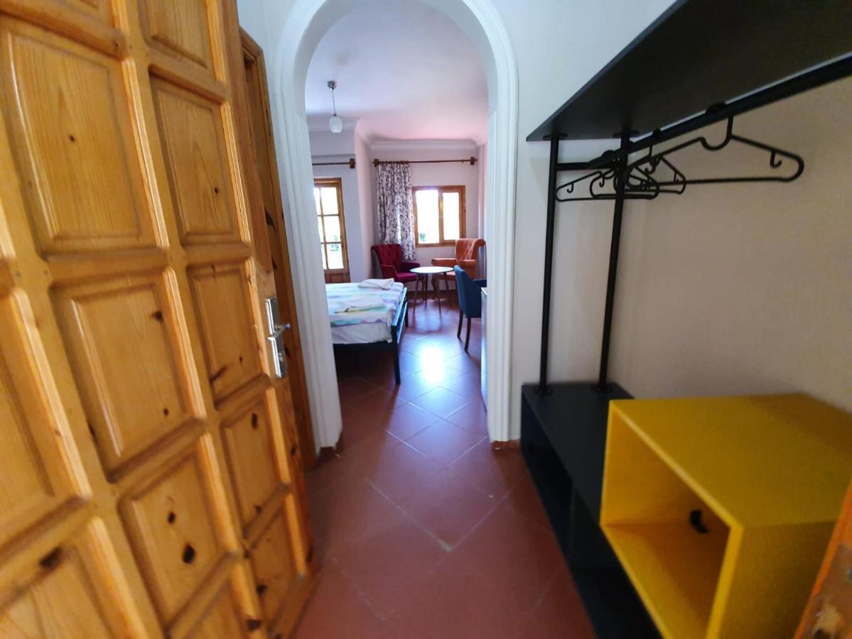 Oblomov Hotel Чирали Экстерьер фото