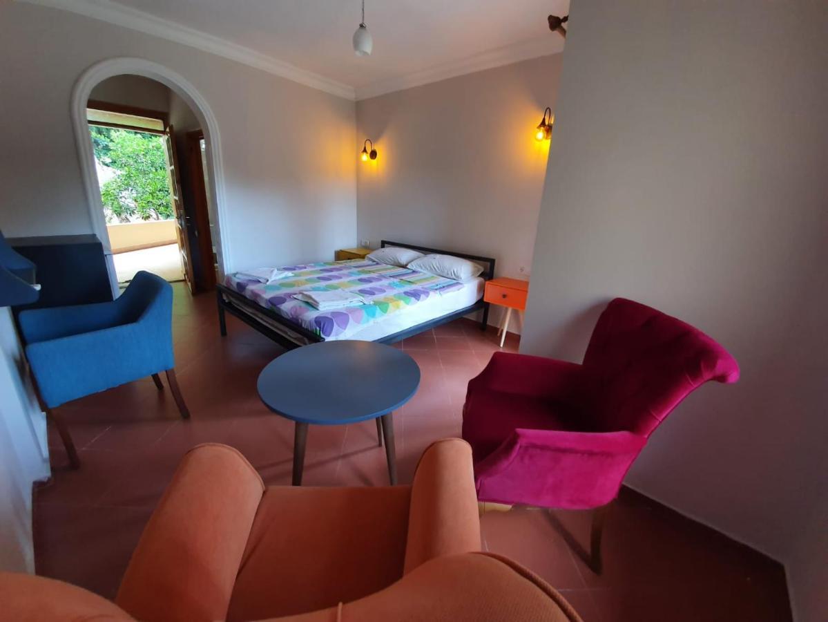 Oblomov Hotel Чирали Экстерьер фото