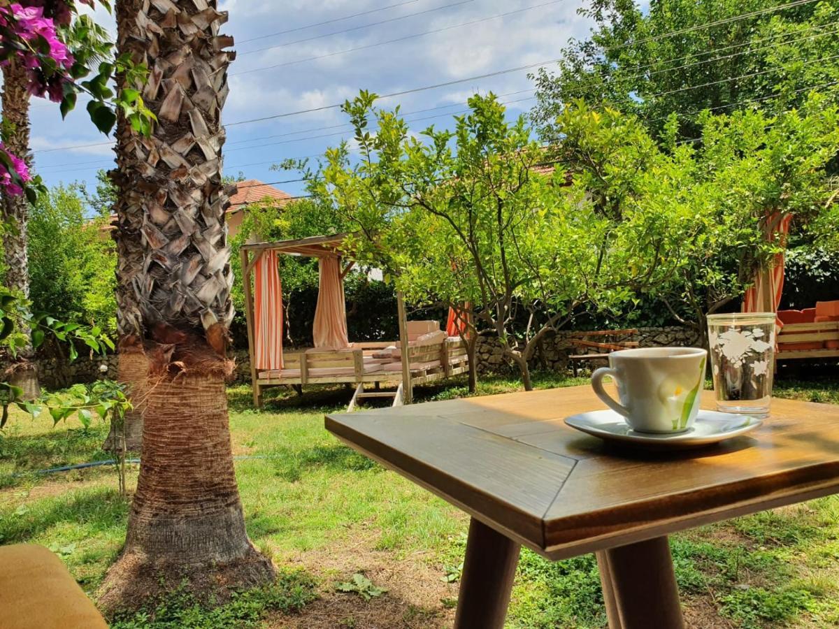 Oblomov Hotel Чирали Экстерьер фото