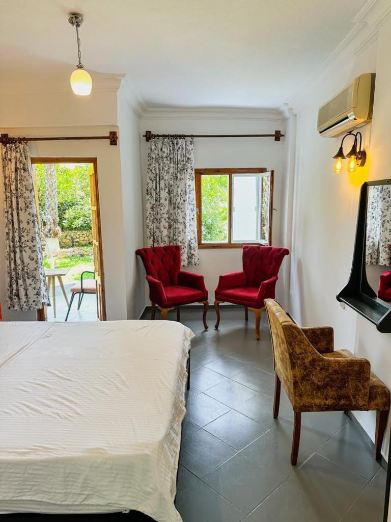 Oblomov Hotel Чирали Экстерьер фото