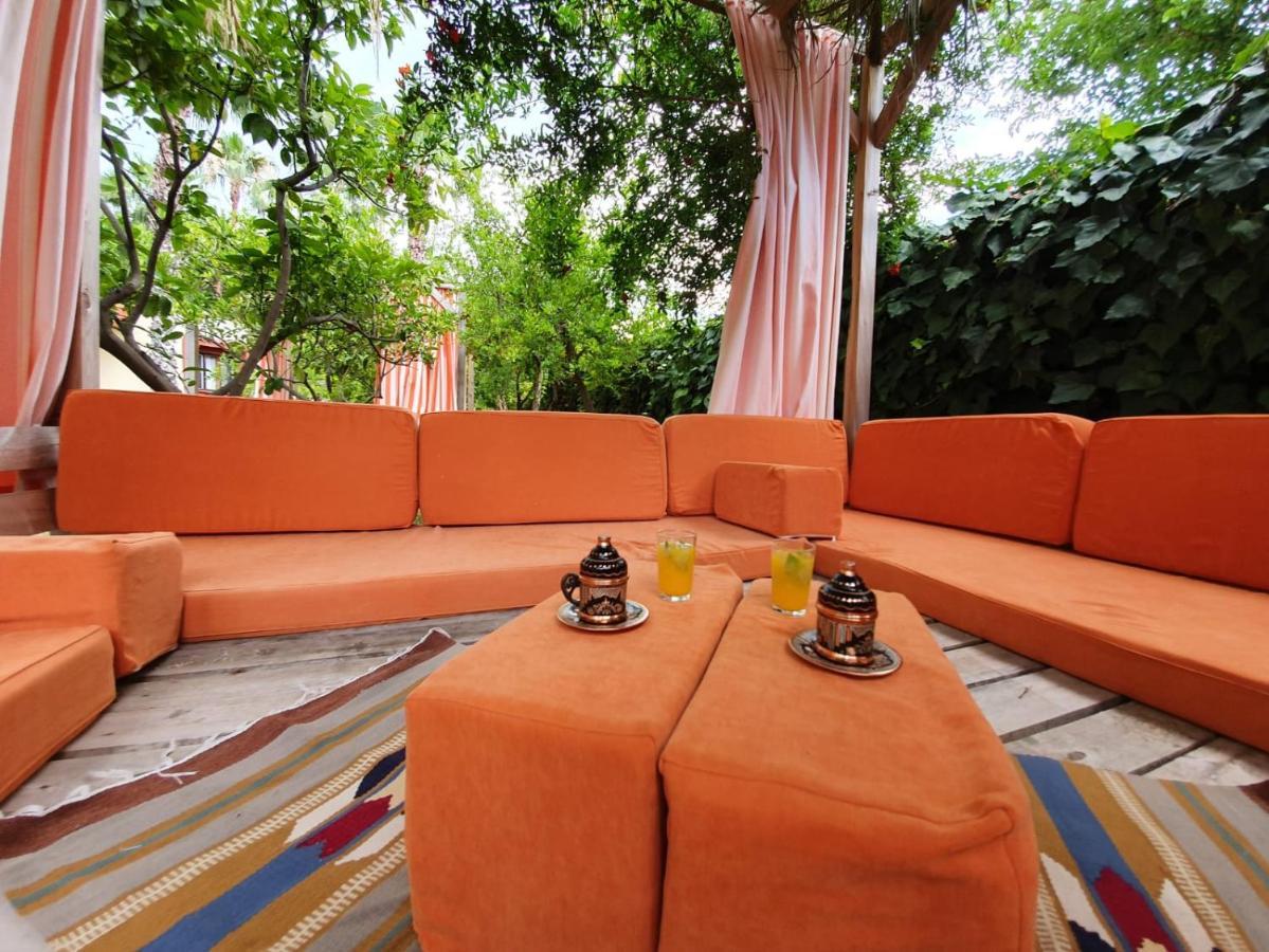 Oblomov Hotel Чирали Экстерьер фото